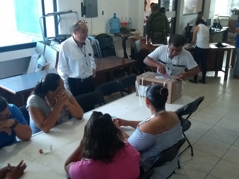 Boletas electorales llegan a Salina Cruz