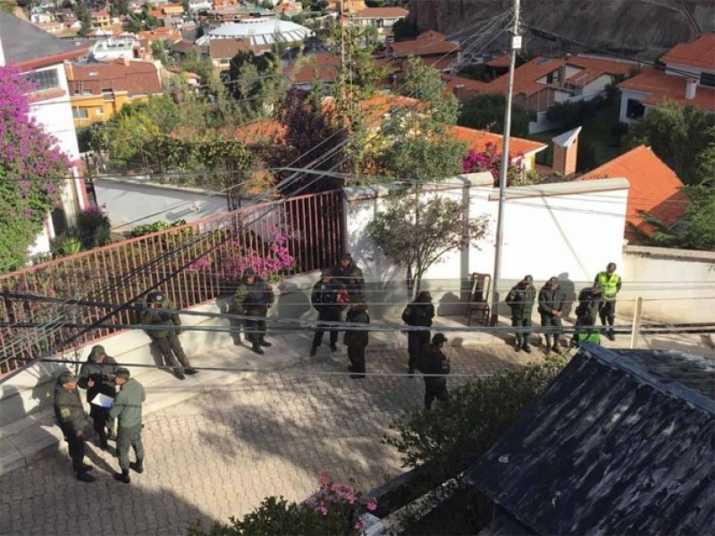 Bolivia niega hostigamiento en embajada de México