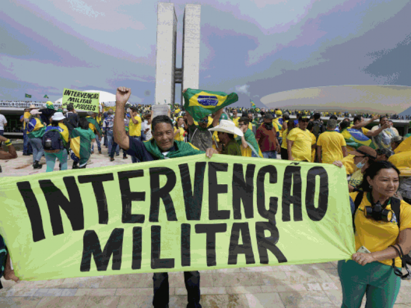 Bolsonaristas invaden edificios de gobierno de Brasil