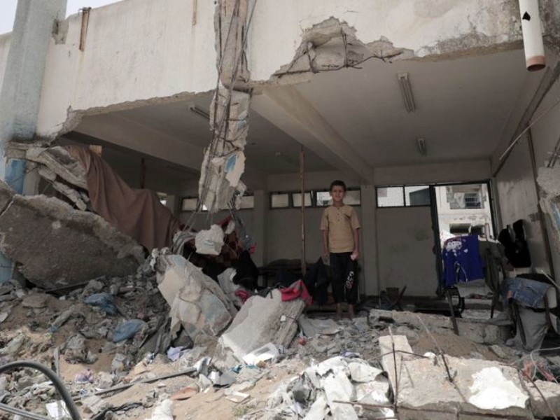 Bombardea Israel escuela en Gaza, al menos 20 muertos