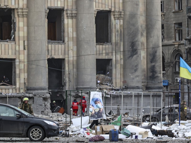 Bombardeo ruso en Járkov deja al menos 10 muertos