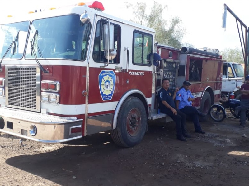 Bomberos de Empalme siguen en plantón