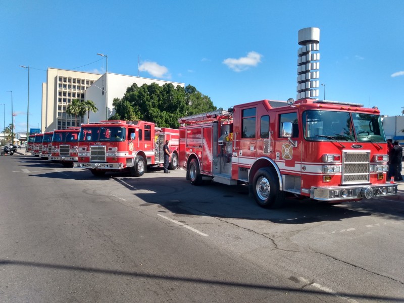 Bomberos de Hermosillo reciben nuevos camiones