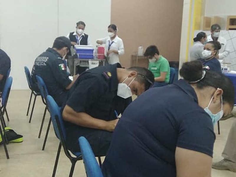 Bomberos de La Paz recibieron vacunación Covid-19