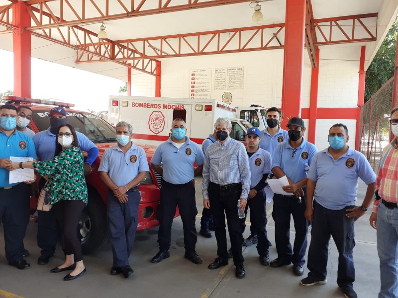 Bomberos de Los Mochis recibe bonos a la productividad