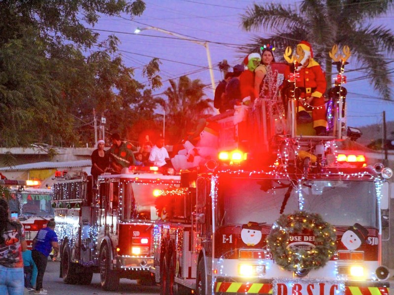 Bomberos de SJC pide donación de dulces para desfile navideño