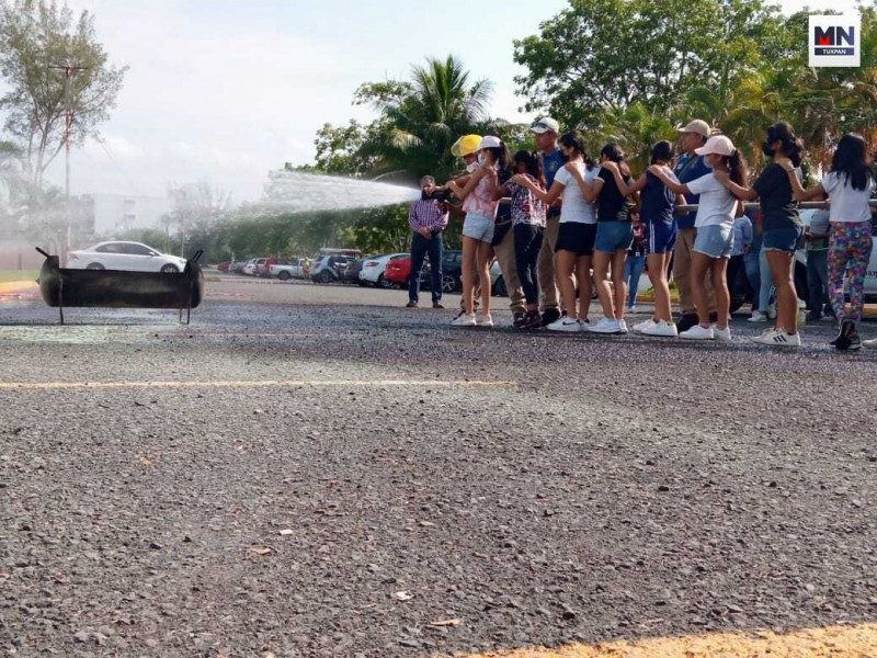 Bomberos de Tuxpan imparten plática de prevención de incendios