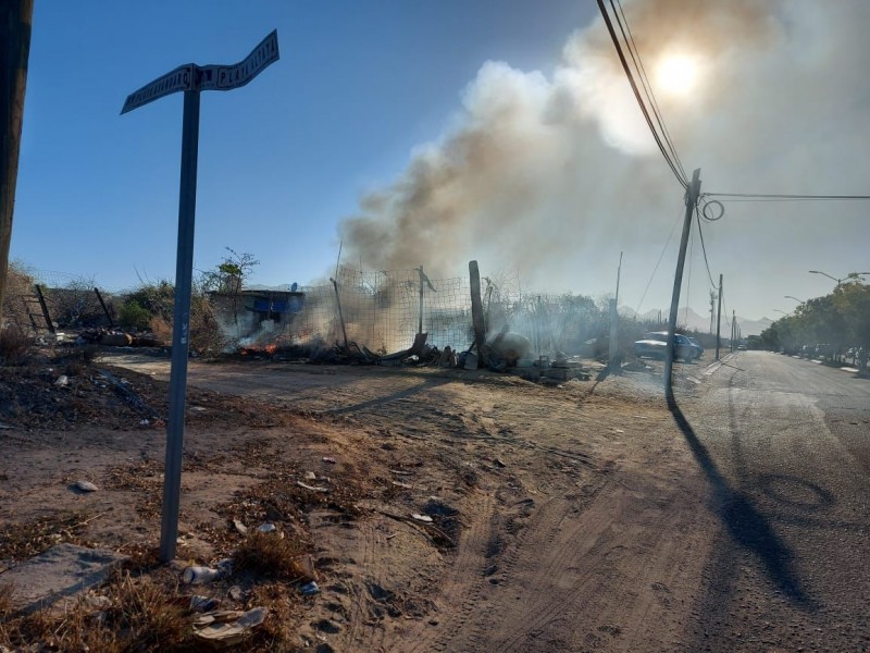 Bomberos diariamente atiende servicios de quema de basura