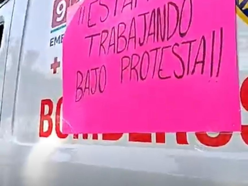 Bomberos paran labores ante malas condiciones