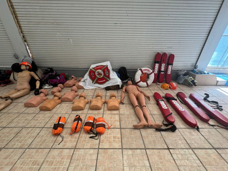 Bomberos se capacitan en rescate acuático