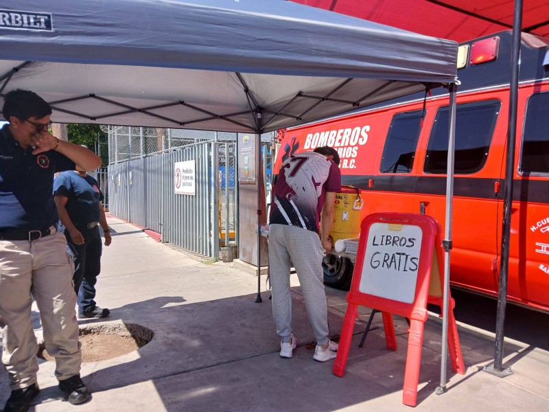 Bomberos Voluntarios instalan punto de hidratación