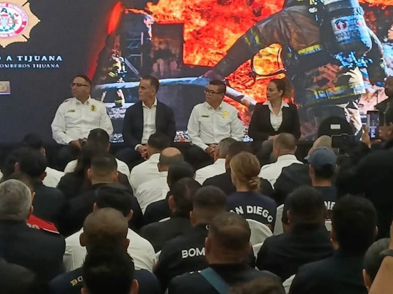Bomberos voluntarios participan en Congreso Internacional en Tijuana