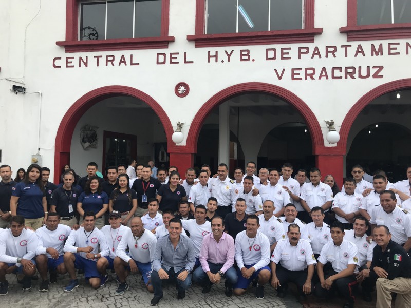 Bono de un mes de salario a bomberos