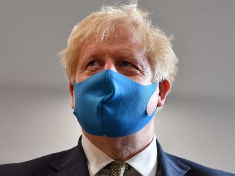 Boris Johnson entra en aislamiento por Covid-19