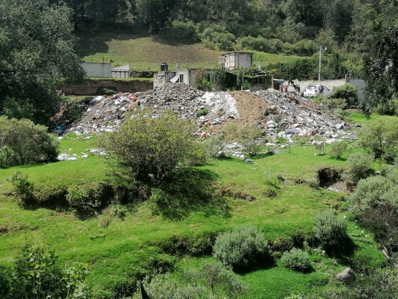 Bosques de Santa María del Monte se convierten en basureros