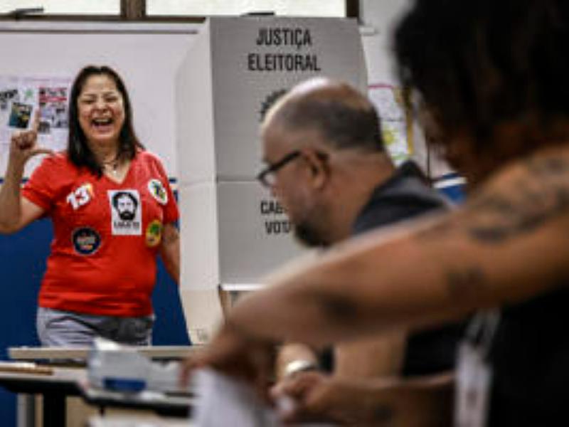 Brasil decide su futuro entre el temor político y la inseguridad