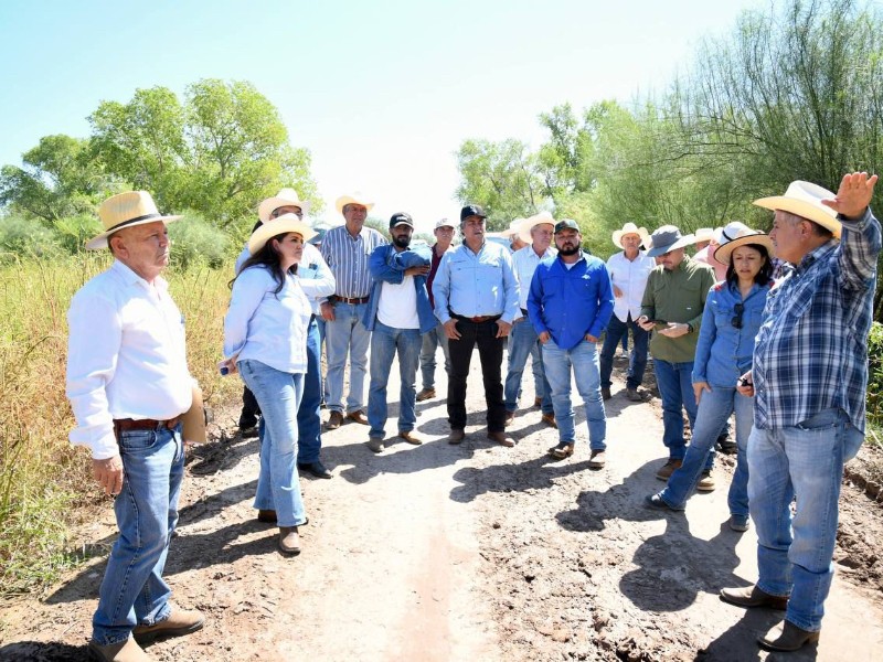 Brigadas recorren comunidades con información del proyecto hídrico