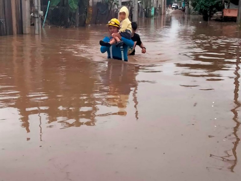 Brindan apoyo a estados afectados por lluvias