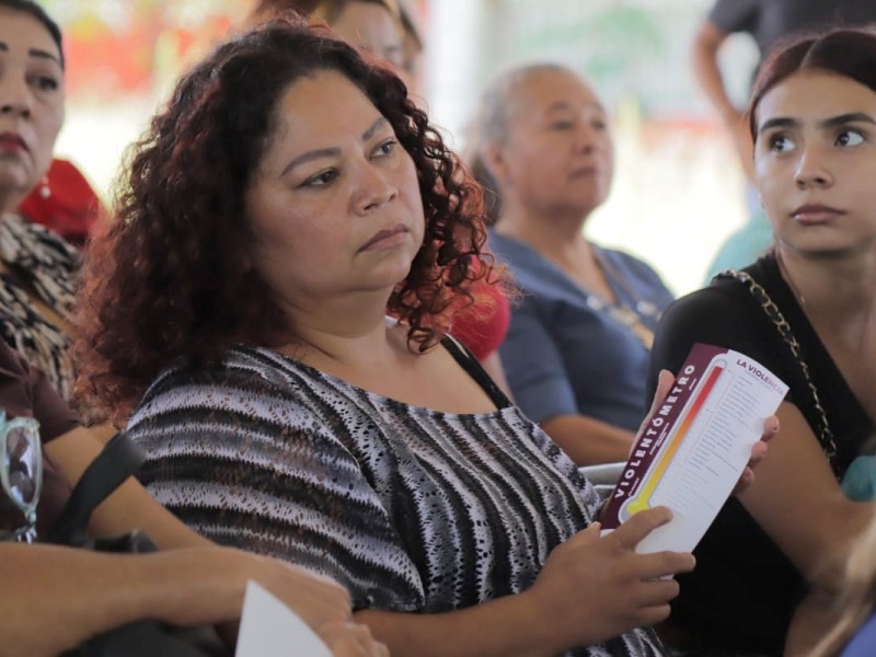 Brindan atención integral a la violencia contra la familia