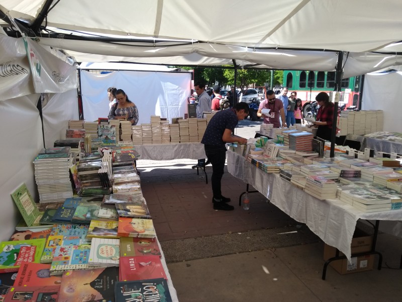 Buena Respuesta a Feria del Libro