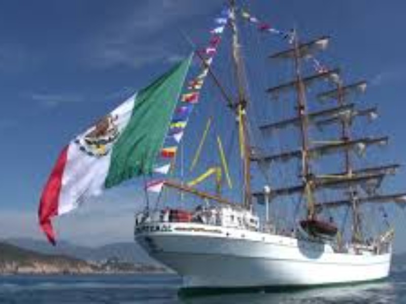 Buque Cuauhtémoc de la Marina se accidenta en Nueva York