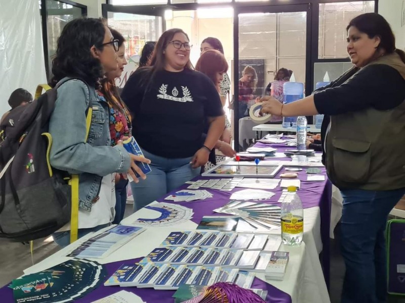 Busca INJUVE prevenir deserción escolar con jornada de orientación vocacional