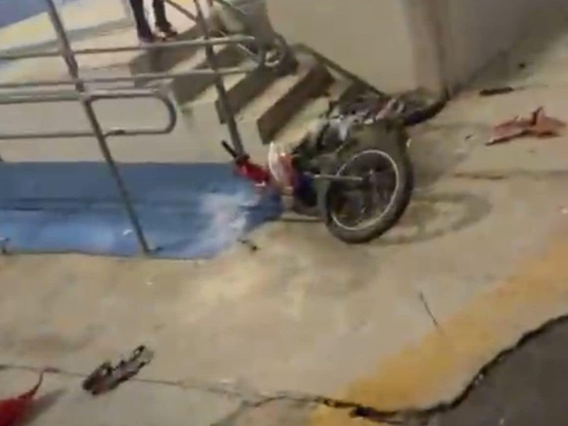 Buscan a responsable de atropellar a joven motociclista