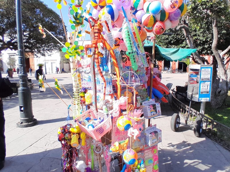 Buscan acuerdos sobre permisos en Plaza de Armas