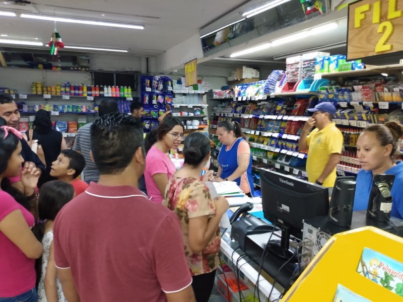 Buscan ahorros en compra de útiles escolares