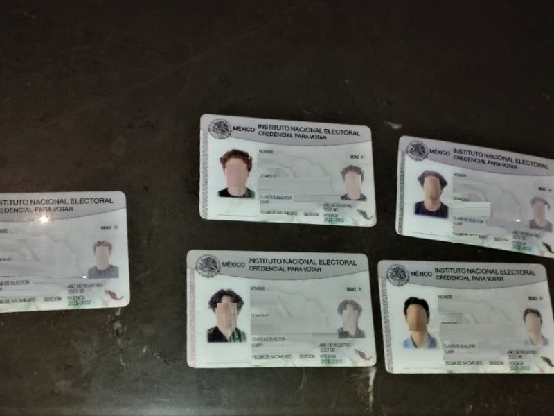 Buscan atacar de origen venta de identificaciones falsas a menores