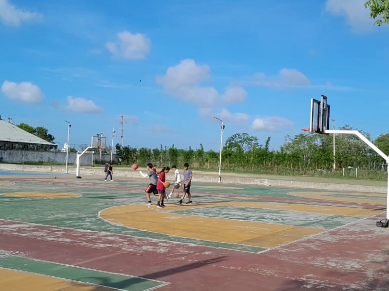 Buscan conformar equipo semiprofesional de básquetbol en Tuxpan