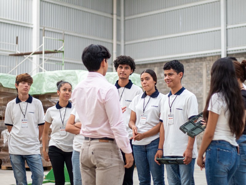 Buscan dar a conocer empresas locales a estudiantes