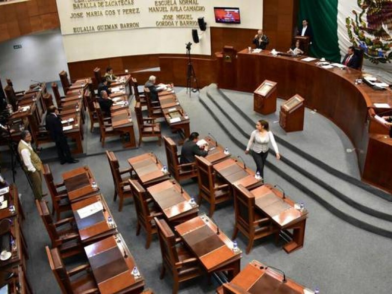 Buscan descontar sueldo a diputados faltistas