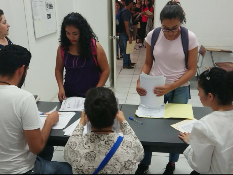 Buscan frenar deserción escolar universitaria en Zamora