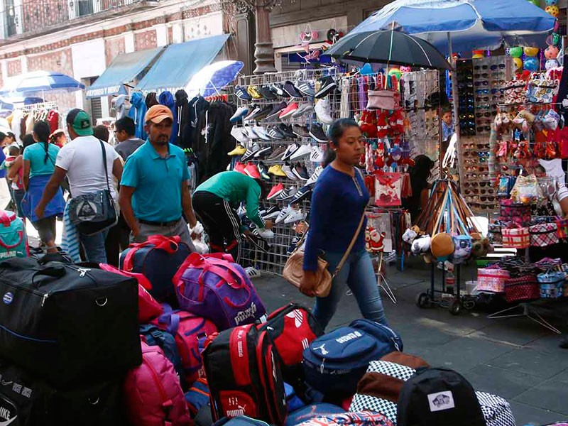 Buscan la reubicación de ambulantes y sexoservidoras