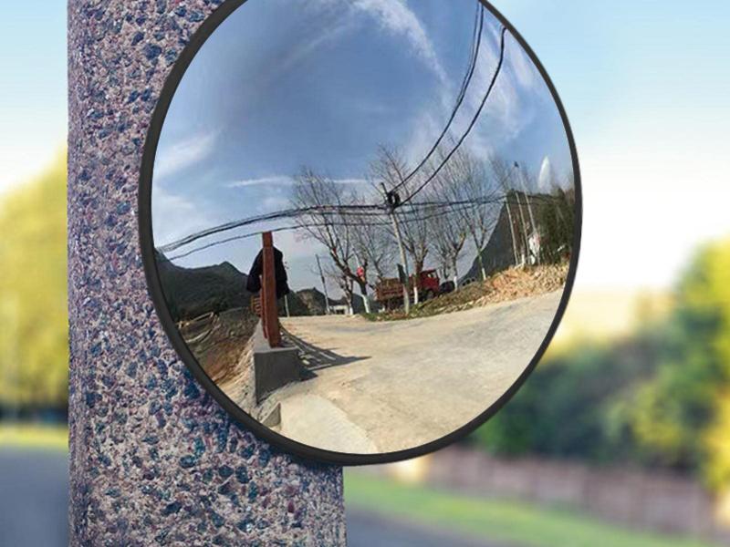 Buscan prevenir agresiones contra mujeres con espejos en el Centro de Veracruz