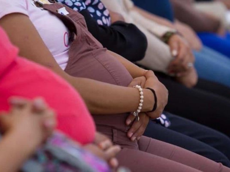 Buscan prevenir embarazos adolescentes