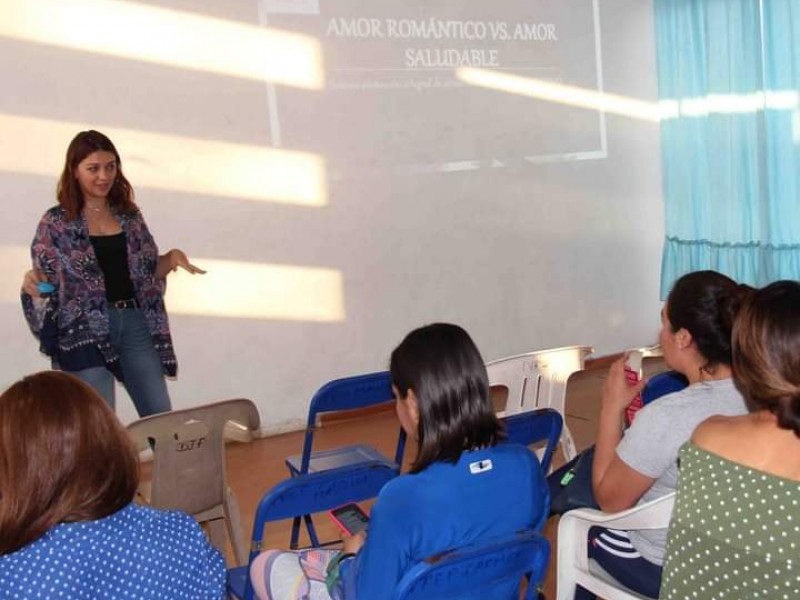 Buscan prevenir embarazos en adolescentes en Zamora