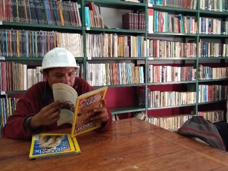 Buscan recuperar interés en la biblioteca del INAH