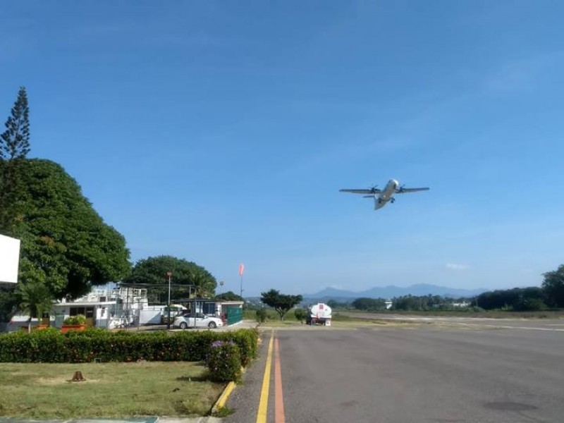 Buscan recuperar vuelos comerciales hacia Lázaro Cárdenas