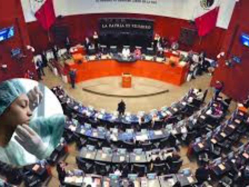 Buscan regular cirugías estéticas en menores tras muerte de adolescente Buscan regular cirugías estéticas en menores tras muerte de adolescente