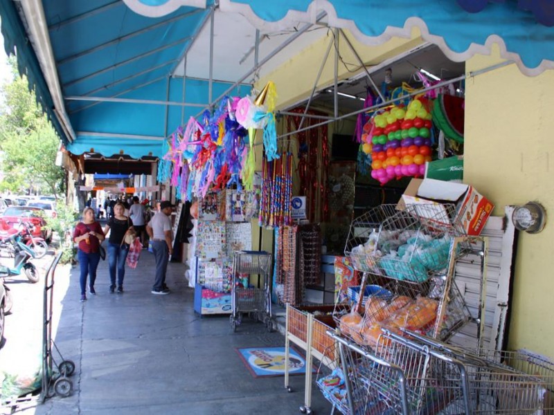 Buscan regularizar comercios formales en Zamora