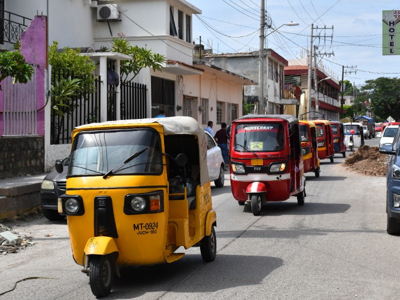 Buscan regularizar transporte público en Juchitán de Zaragoza
