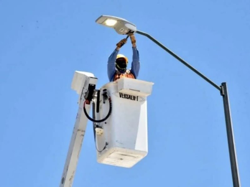 Buscan tener iluminado Navojoa para diciembre; faltan más de 3 mil lámparas