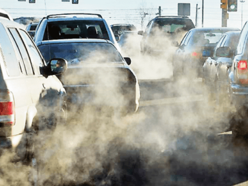 Buscan verificar vehículos por contaminación del aire