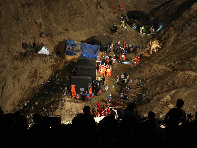 Búsqueda de 27 desaparecidos tras incendio en mina de Perú