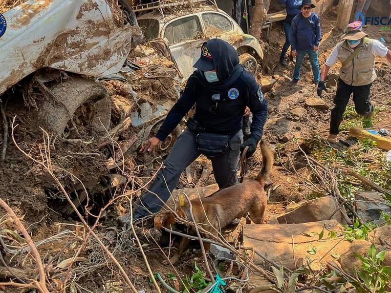 Búsqueda entre escombros de personas desaparecidas se extiende en Acapulco