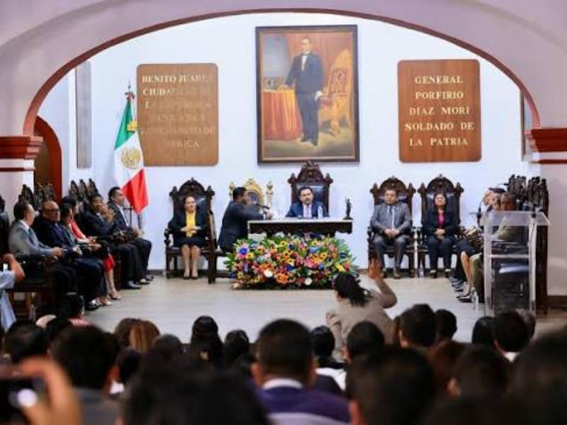 Cabildo de Oaxaca nombra a síndico suplente, tras detención del “Duck”.