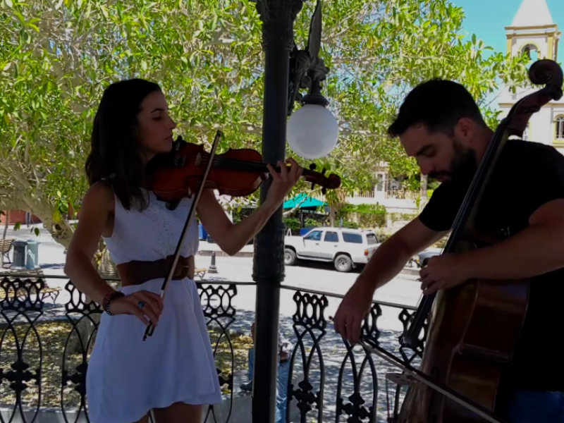 Cabo Strings, banda de jóvenes que dan un estilo diferente a la música moderna con su violín y violonchelo