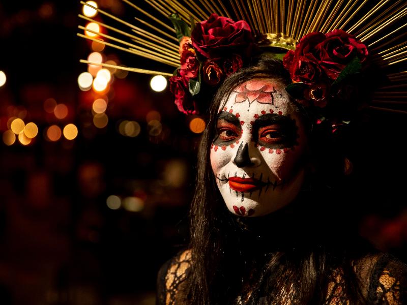 Cabos San Lucas se prepara para celebrar el día de muertos